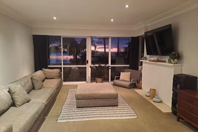 Photo of property in 1/142 Clovelly Road, Bucklands Beach, Auckland, 2012