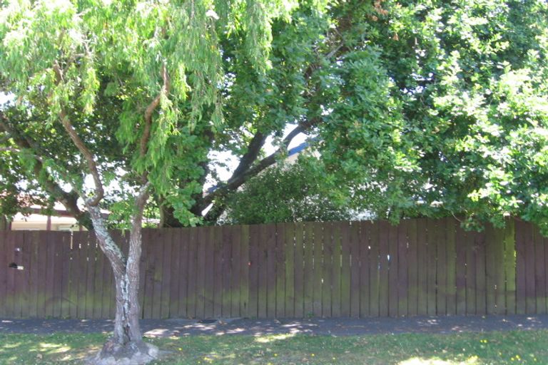 Photo of property in 4 Keats Place, Blockhouse Bay, Auckland, 0600