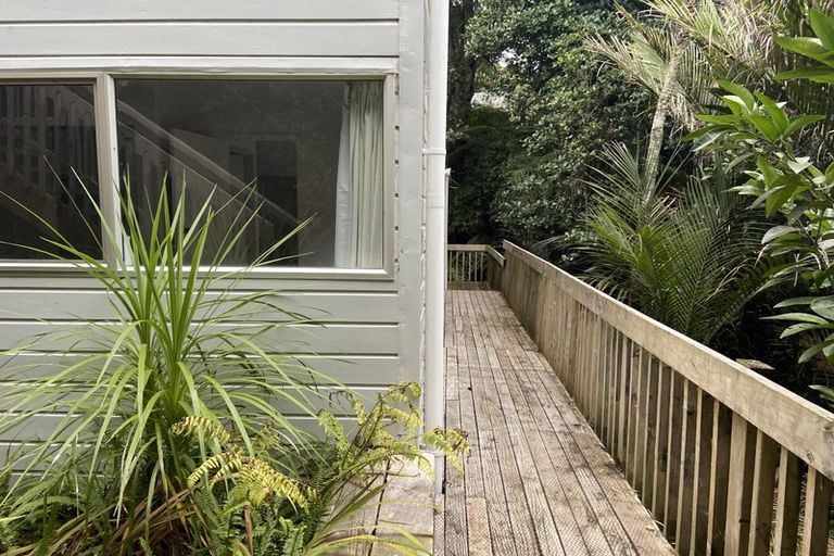 Photo of property in 33 Reynolds Place, Torbay, Auckland, 0630