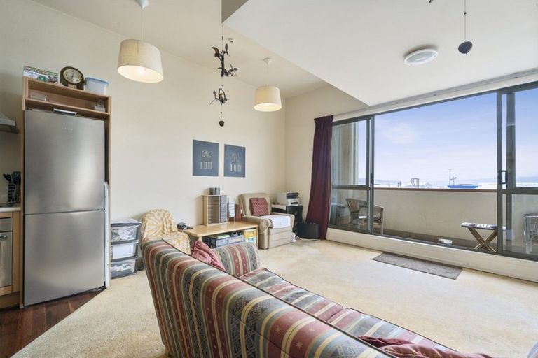 Photo of property in Metro Apartments, 11/220 Thorndon Quay, Pipitea, Wellington, 6011