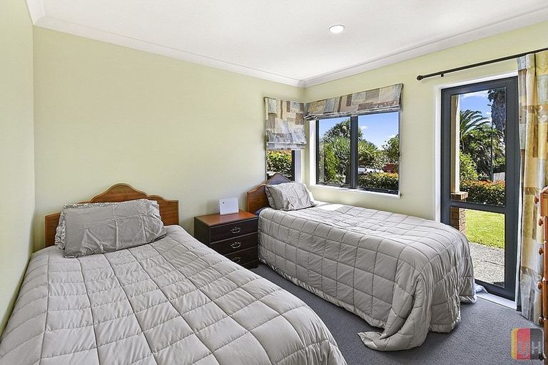 Photo of property in 11 Lamia Place, The Gardens, Auckland, 2105