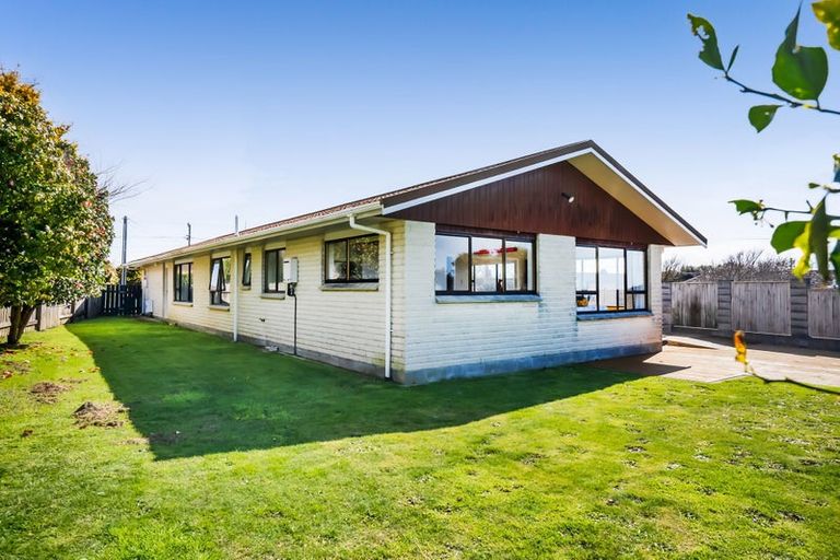 Photo of property in 323 Mangorei Road, Merrilands, New Plymouth, 4312