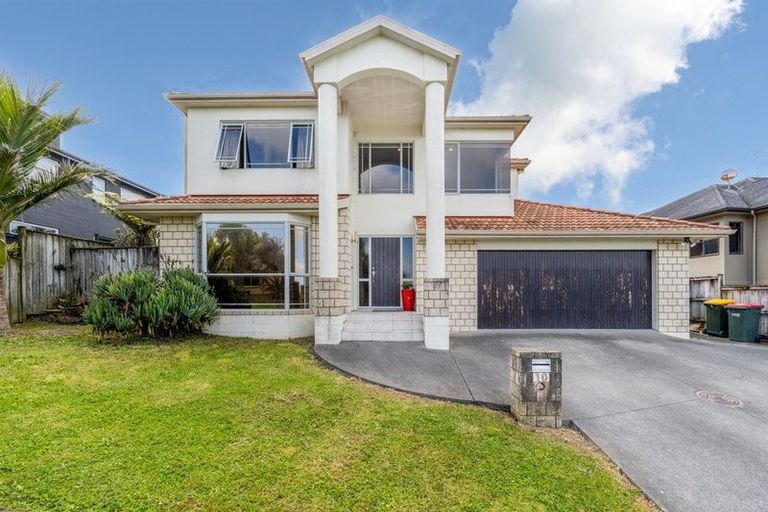 Photo of property in 10 Baverton Drive, Flat Bush, Auckland, 2016