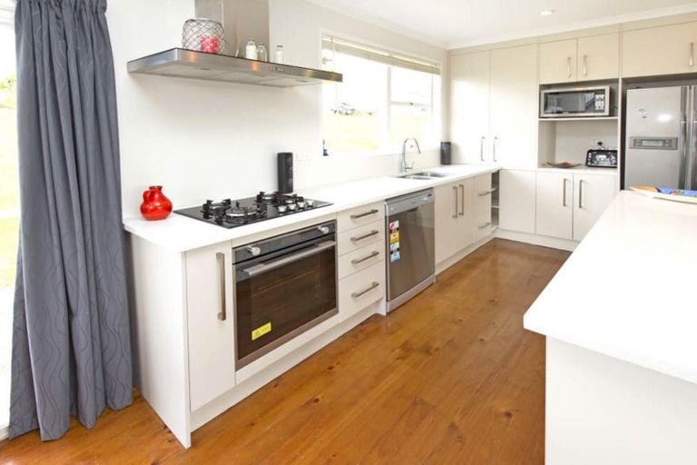 Photo of property in 11 Blanc Road, Silverdale, 0932