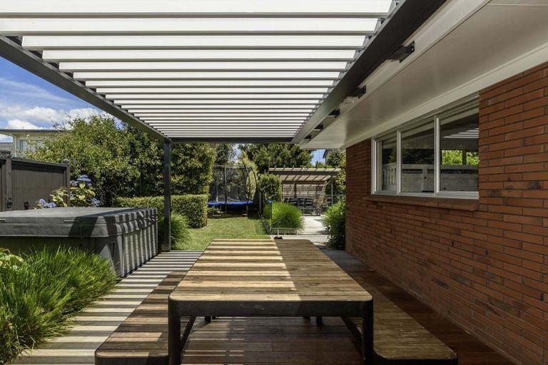 Photo of property in 6 Laing Place, Otumoetai, Tauranga, 3110