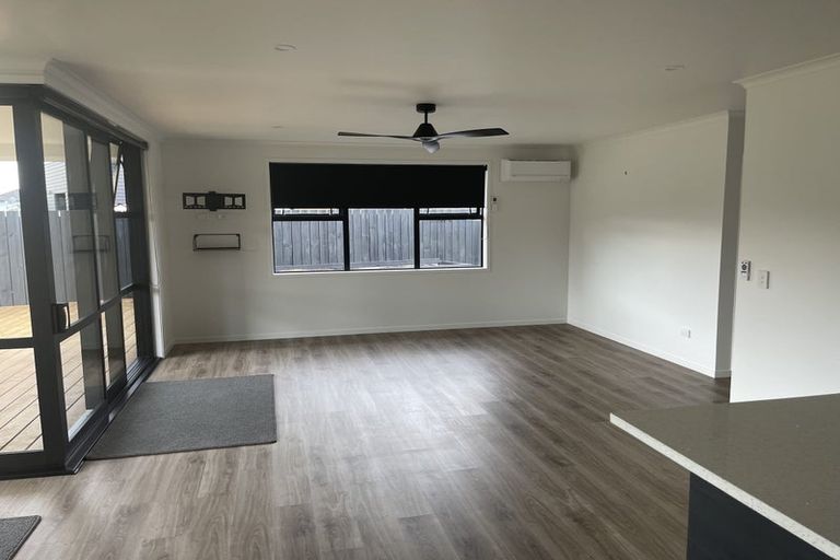 Photo of property in 52 Ata-mahina Way, Ruakaka, 0116