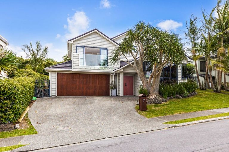 Photo of property in 7 Landmark Drive, Te Atatu Peninsula, Auckland, 0610