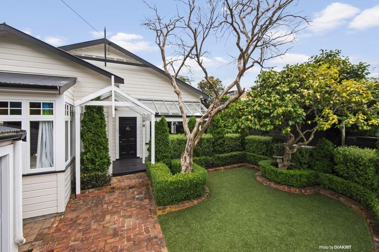 Photo of property in 15 Box Hill, Khandallah, Wellington, 6035