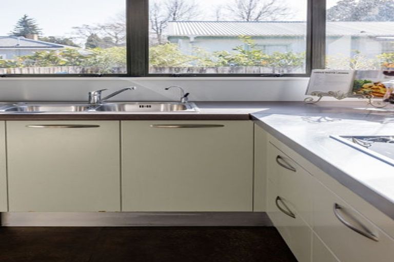 Photo of property in 6 Park Terrace, Hamilton Central, Hamilton, 3204