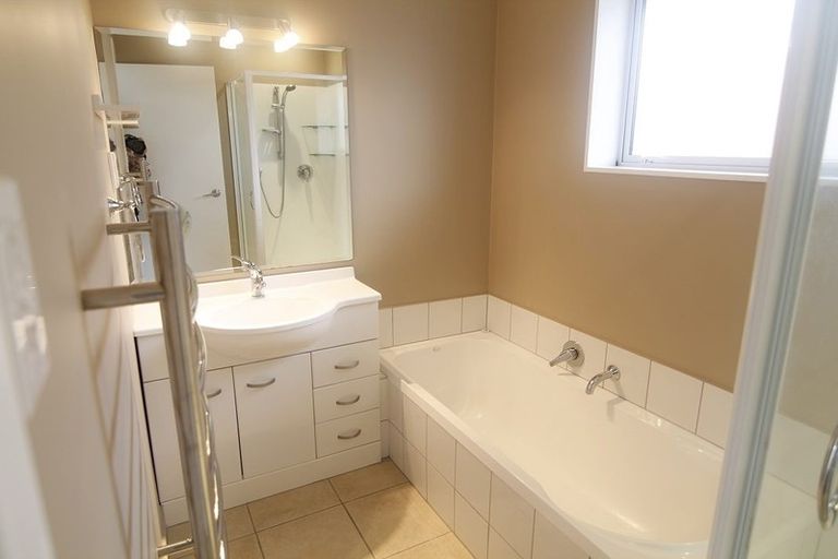 Photo of property in 69 Liverton Crescent, Bishopdale, Christchurch, 8053