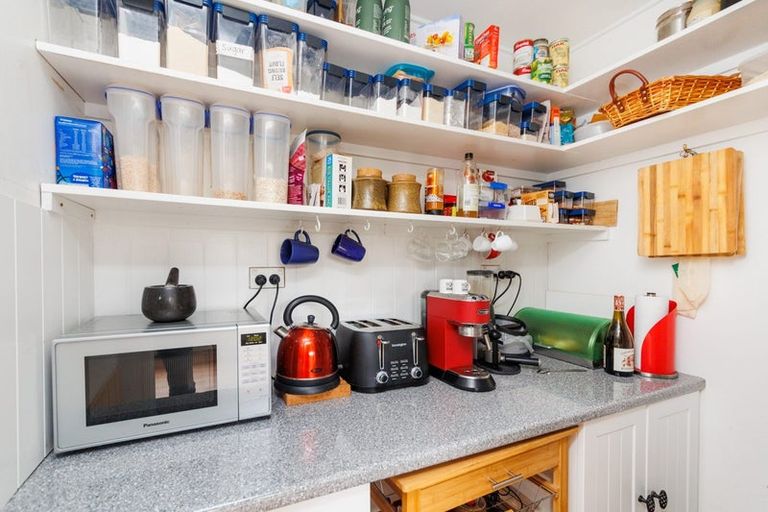 Photo of property in 9 Truscott Grove, Awapuni, Palmerston North, 4412