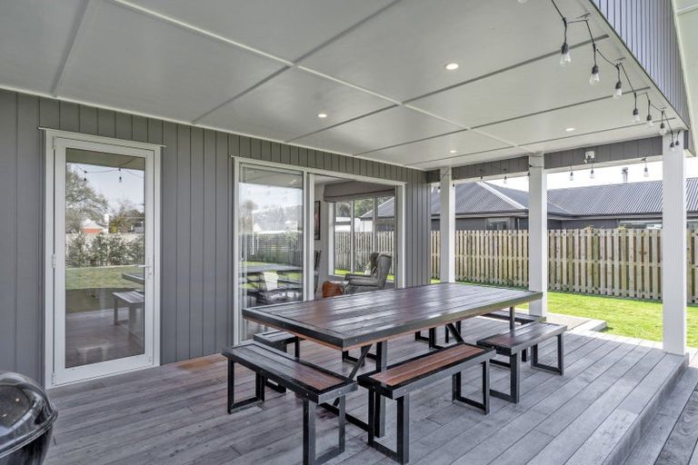 Photo of property in 8 Matai Grove, Greytown, 5712