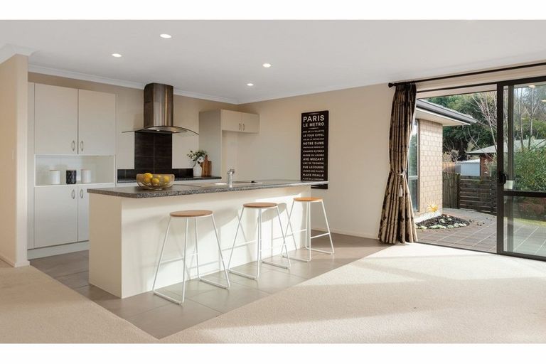 Photo of property in 31 Bateleur Close, Welcome Bay, Tauranga, 3112