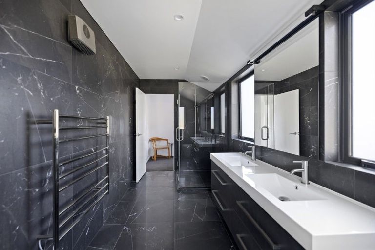 Photo of property in 9 Falconer Rise, Jacks Point, Queenstown, 9371