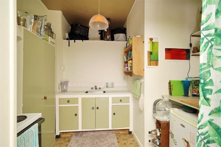 Photo of property in 23 The Brae, Mount Pleasant, Christchurch, 8081