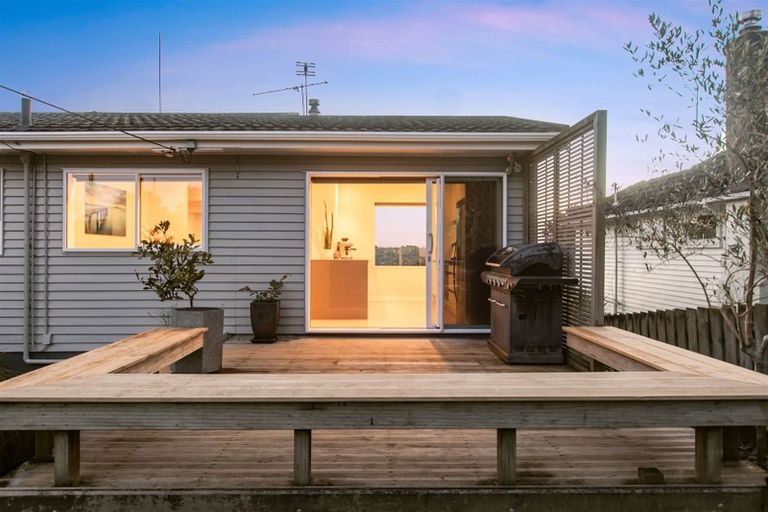 Photo of property in 1/266 Forrest Hill Road, Forrest Hill, Auckland, 0620