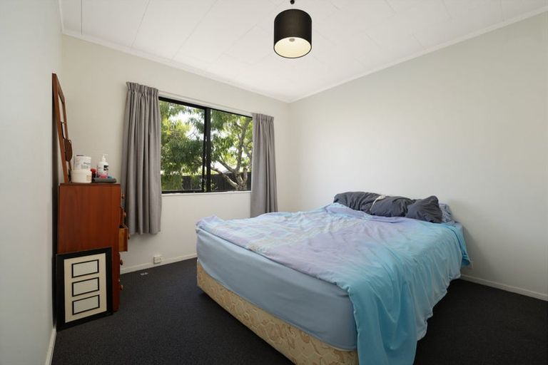 Photo of property in 52 Robertson Road, Favona, Auckland, 2024