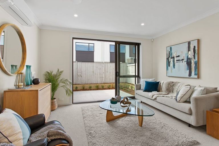 Photo of property in 15 Periko Way, Takanini, 2112