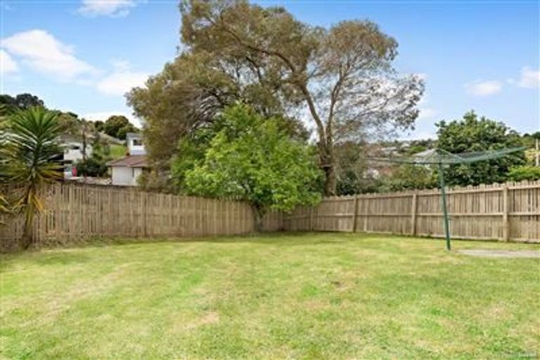 Photo of property in 3 Ian Sage Avenue, Torbay, Auckland, 0630