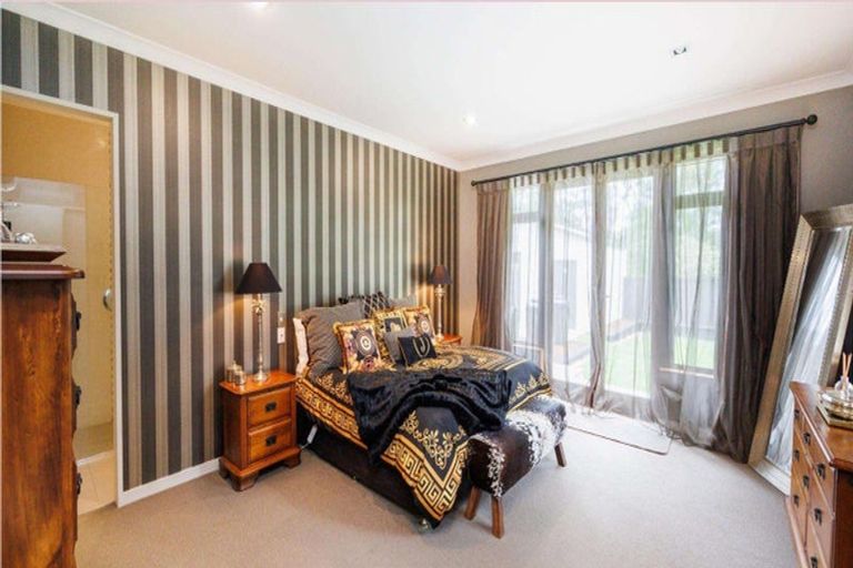 Photo of property in 7 Titirangi Drive, Fitzherbert, Palmerston North, 4471