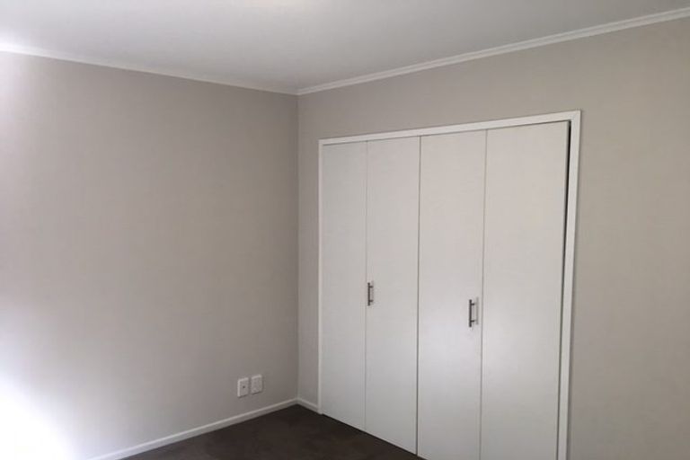 Photo of property in 2/49 Maungaraki Road, Korokoro, Lower Hutt, 5012