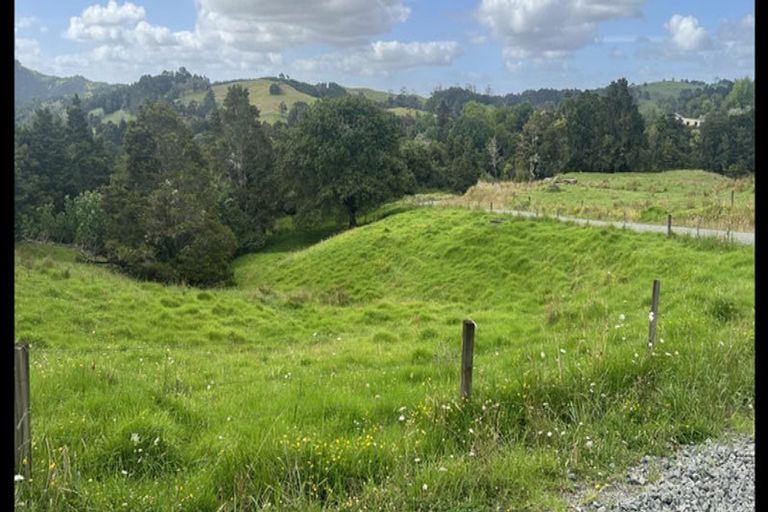 Photo of property in 492 Wairere Road, Paparoa, 0571