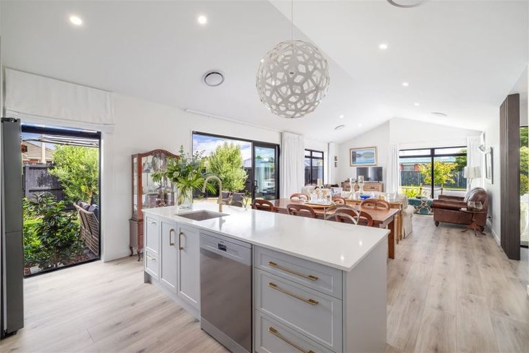 Photo of property in 28 Mcfaddens Road, St Albans, Christchurch, 8052