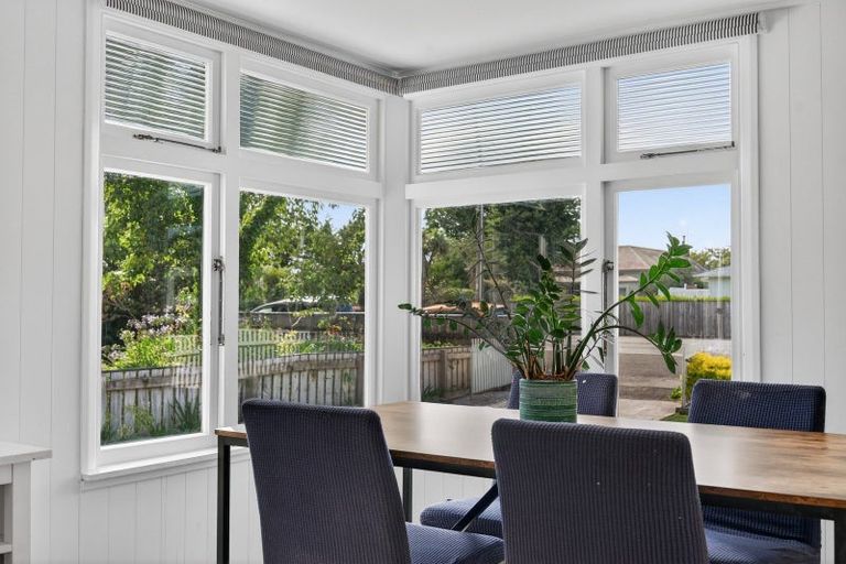 Photo of property in 382 High Street South, Carterton, 5713