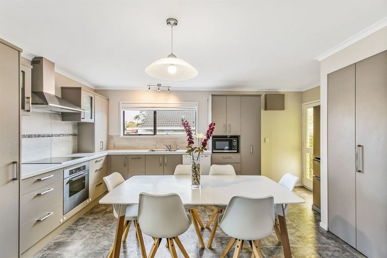 Photo of property in 4 Galvan Avenue, Sunnyhills, Auckland, 2010