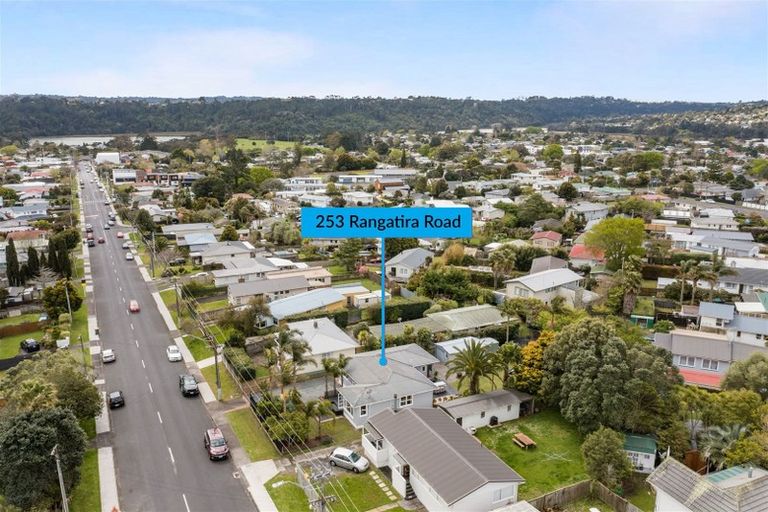 Photo of property in 253 Rangatira Road, Beach Haven, Auckland, 0626