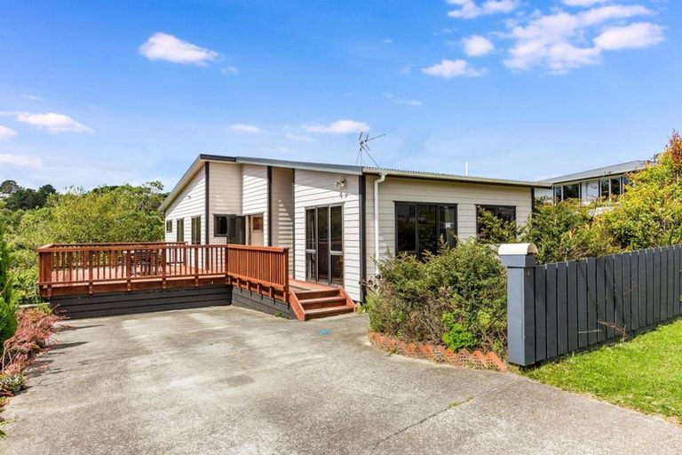 Photo of property in 9 Beauzami Crescent, Ascot Park, Porirua, 5024