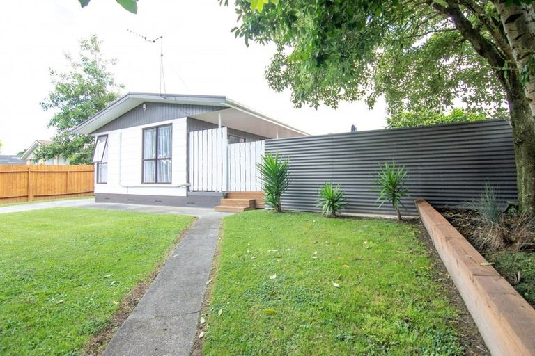 Photo of property in 6 Robinson Crescent, Westbrook, Palmerston North, 4412