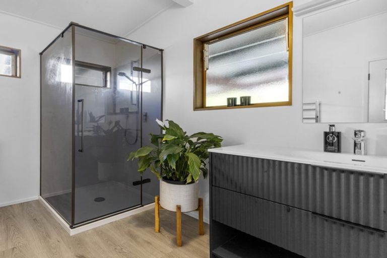 Photo of property in 3/2a Julian Place, Westown, New Plymouth, 4310