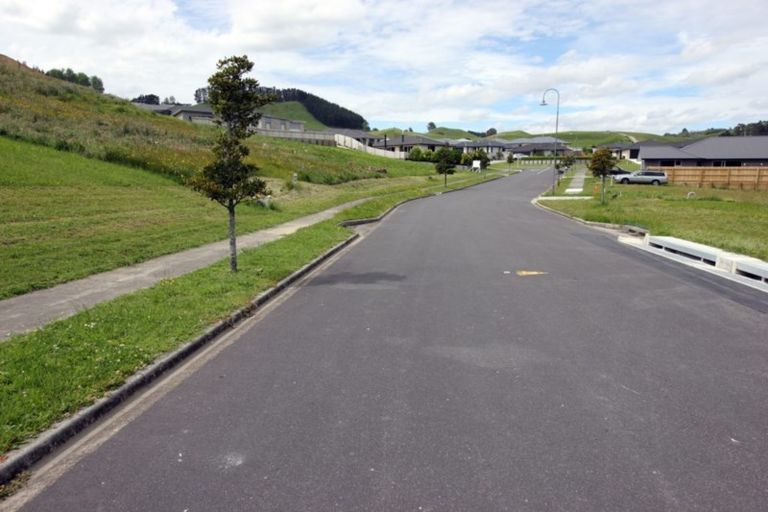 Photo of property in 18 Bob Carter Place, Welcome Bay, Tauranga, 3175