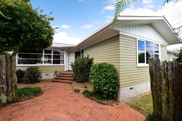 Photo of property in 12 Carlyle Avenue, Chartwell, Hamilton, 3210