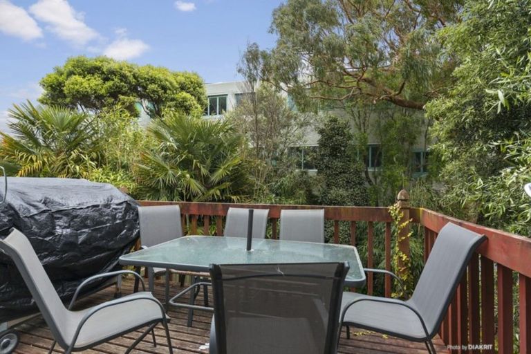 Photo of property in 15 Moir Street, Mount Victoria, Wellington, 6011