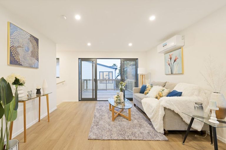 Photo of property in 35a Hereford Street, Te Atatu Peninsula, Auckland, 0610