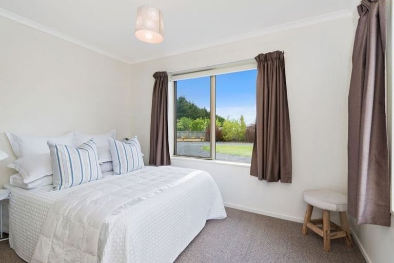 Photo of property in 21 Teviotview Place, Amberley, 7410