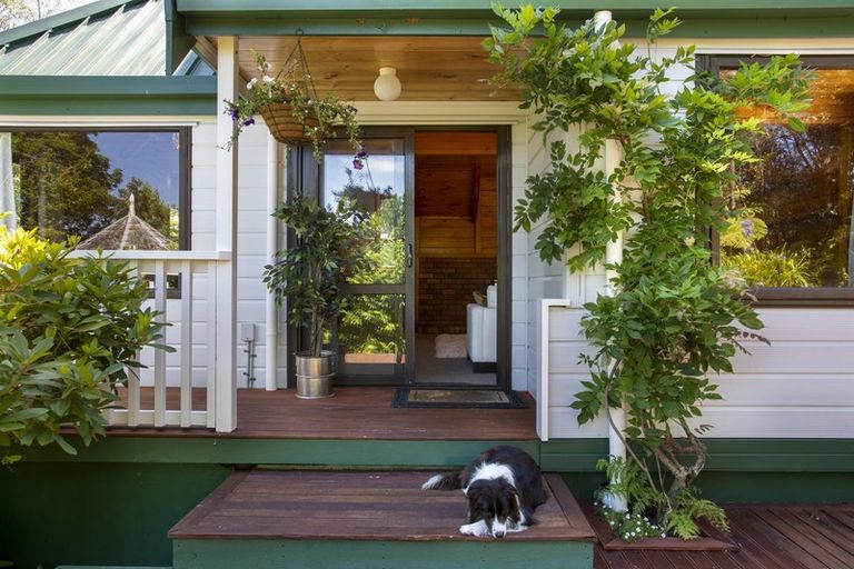 Photo of property in 6 Parklands Avenue, Swanson, Auckland, 0614