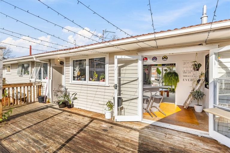 Photo of property in 9 Flaxdale Street, Birkdale, Auckland, 0626