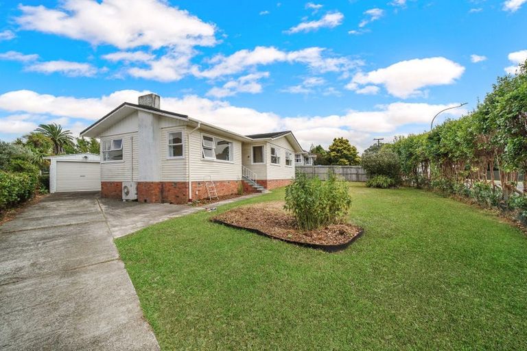 Photo of property in 51 Fairclough Road, Beach Haven, Auckland, 0626