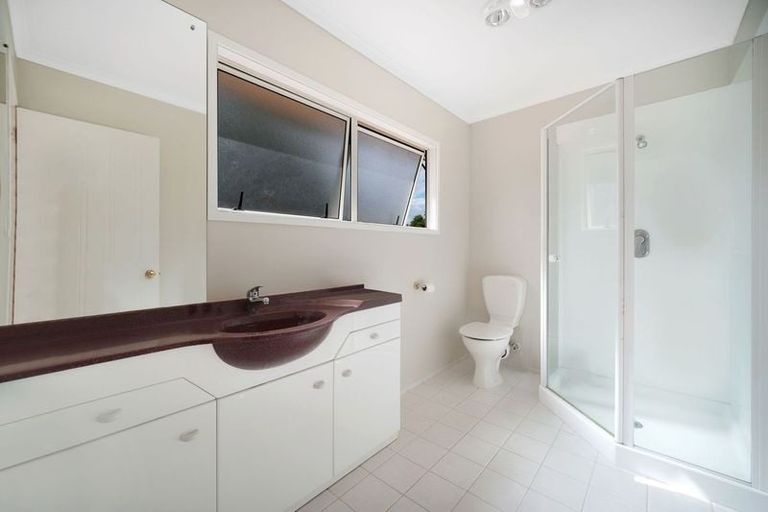 Photo of property in 27d Swanson Road, Henderson, Auckland, 0610