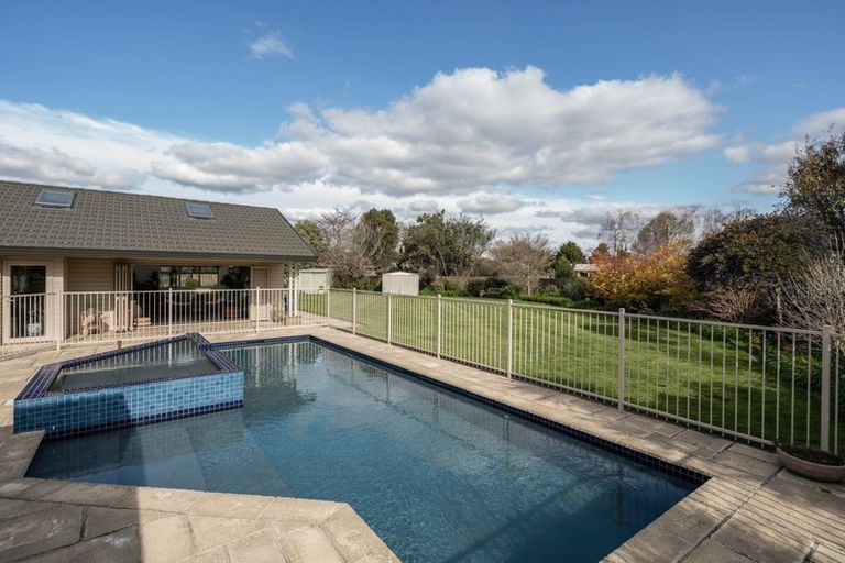 Photo of property in 13 Cowley Drive, Leamington, Cambridge, 3432