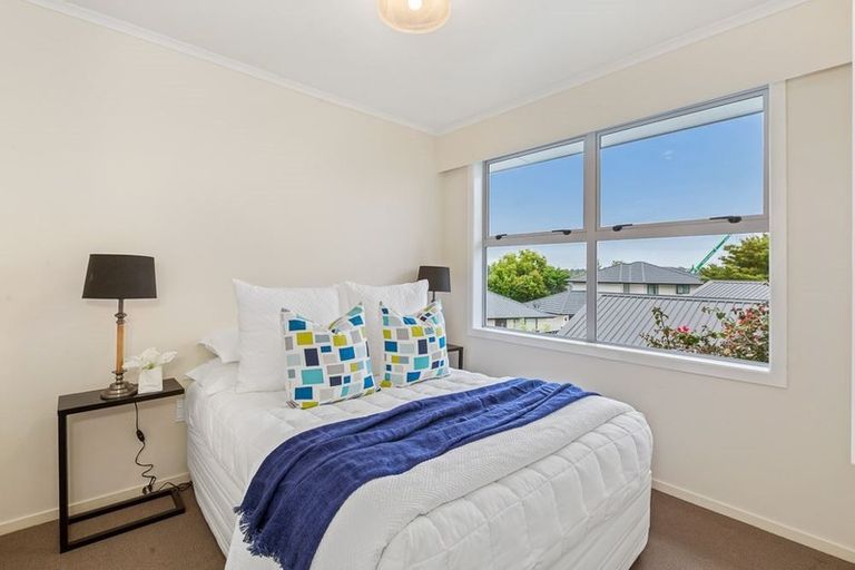 Photo of property in 14a Kaipatiki Road, Glenfield, Auckland, 0629