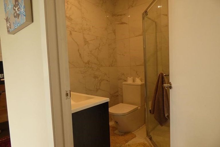 Photo of property in 12 Seabreeze Road, Narrow Neck, Auckland, 0624