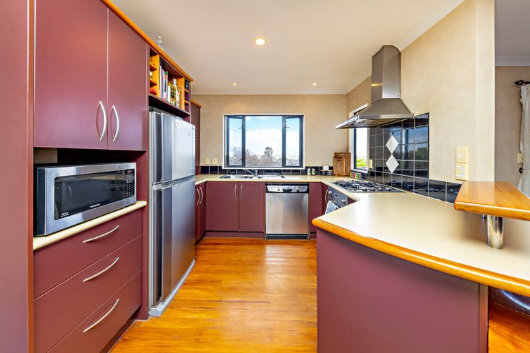 Photo of property in 13 Conacher Close, East Tamaki Heights, Auckland, 2016