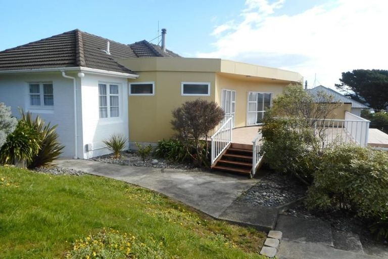 Photo of property in 62 Tannadyce Street, Strathmore Park, Wellington, 6022