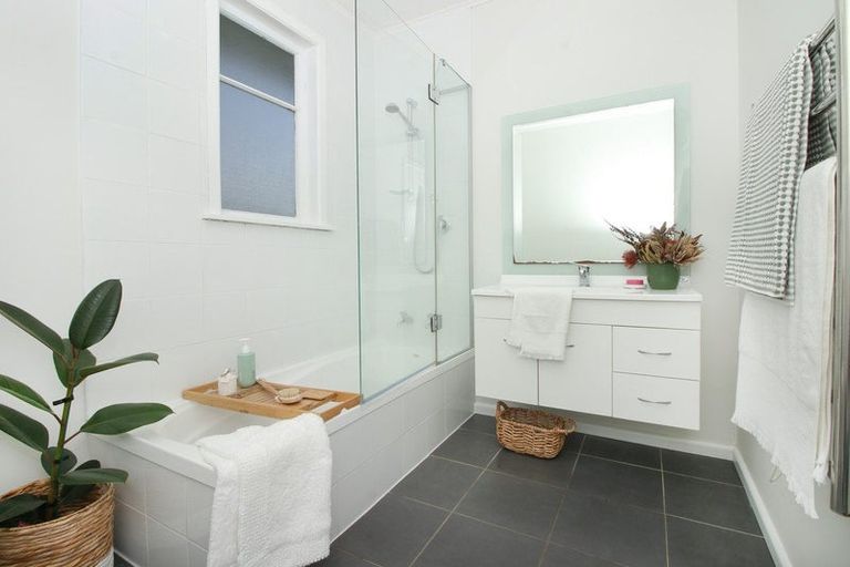 Photo of property in 6 Fox Place, Cloverlea, Palmerston North, 4412