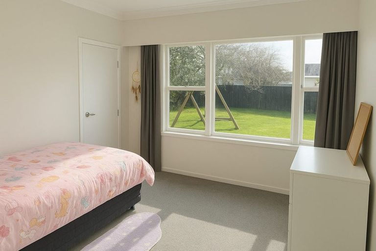 Photo of property in 104 Lincoln Park Avenue, Massey, Auckland, 0614