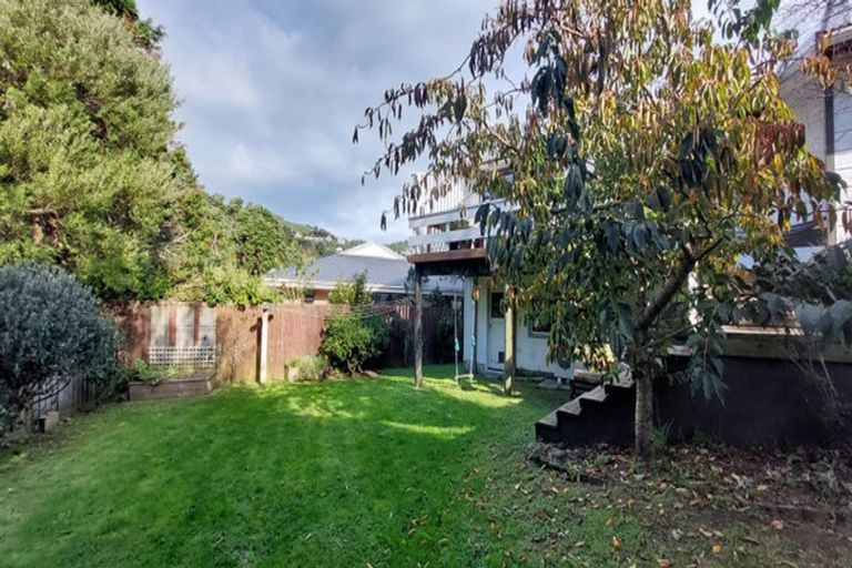 Photo of property in 7 Dundee Place, Crofton Downs, Wellington, 6035